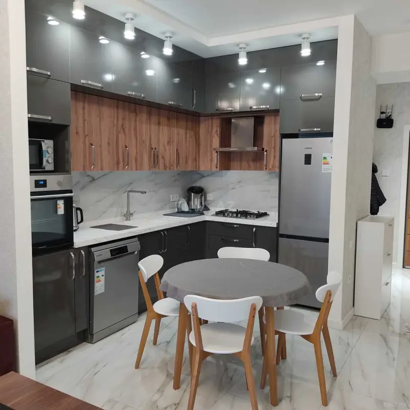 Kirayə verilir 2 otaqlı mənzil 70 m²