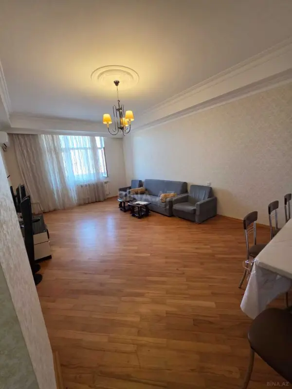 Kirayə verilir 3 otaqlı mənzil 135 m²