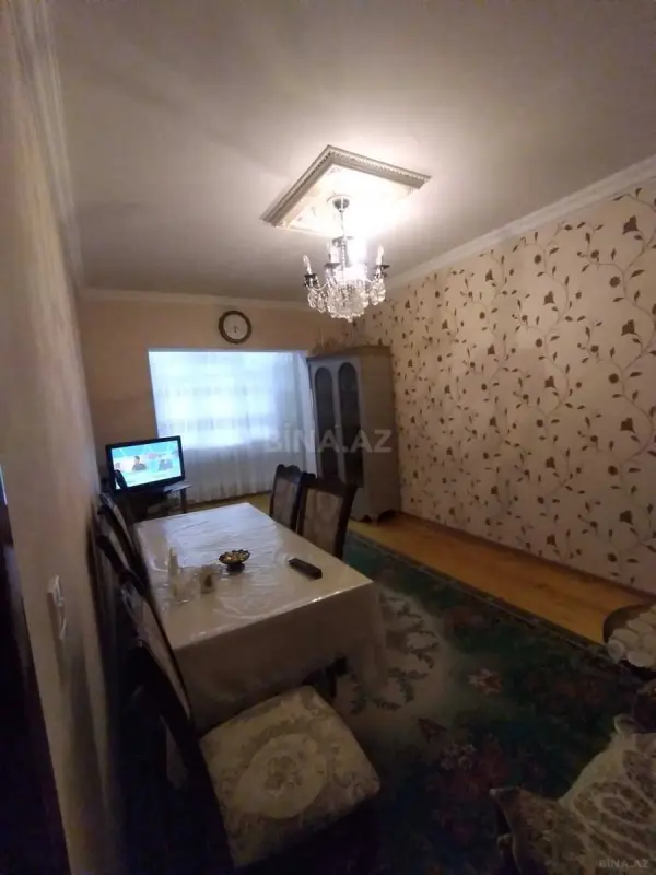 Satılır 5 otaqlı mənzil 130 m²