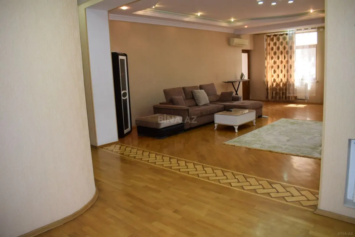 Kirayə verilir 3 otaqlı mənzil 140 m²