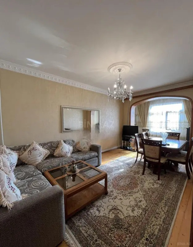 Satılır 4 otaqlı mənzil 120 m²