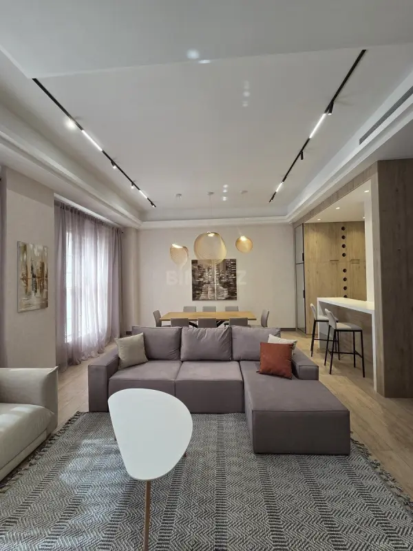 Kirayə verilir 2 otaqlı mənzil 75 m²