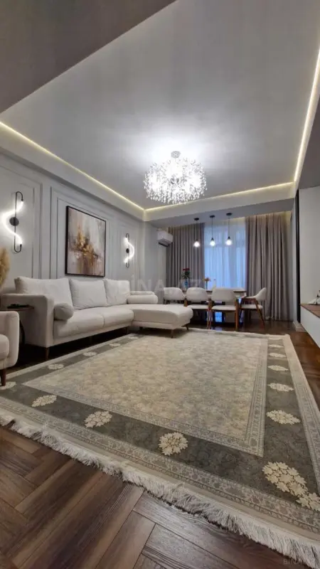 Satılır 4 otaqlı mənzil 181.6 m²