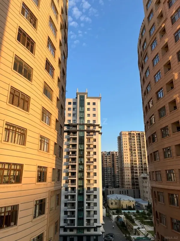 Satılır 3 otaqlı mənzil 136 m²