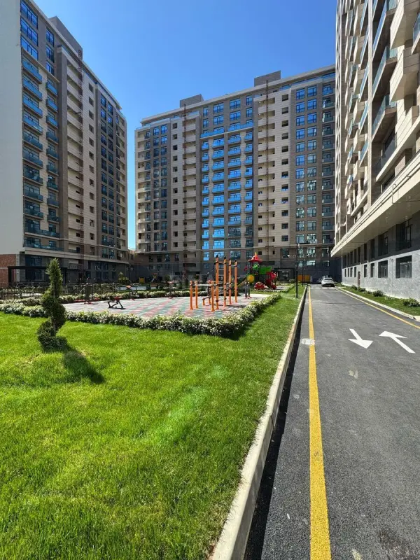 Satılır 4 otaqlı mənzil 231 m²