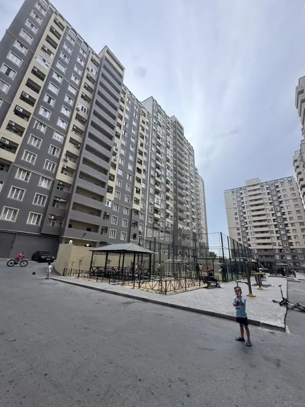 Satılır 3 otaqlı mənzil 110 m²