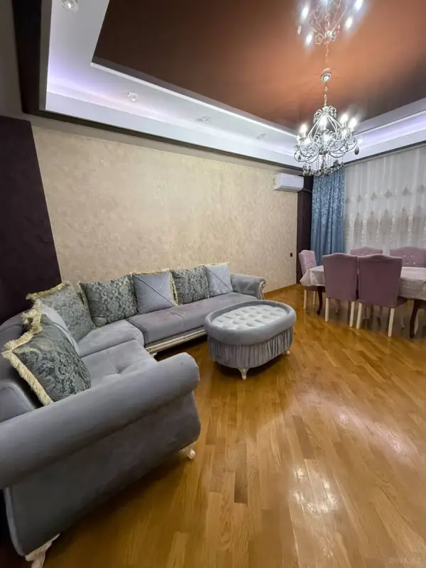 Kirayə verilir 2 otaqlı mənzil 110 m²