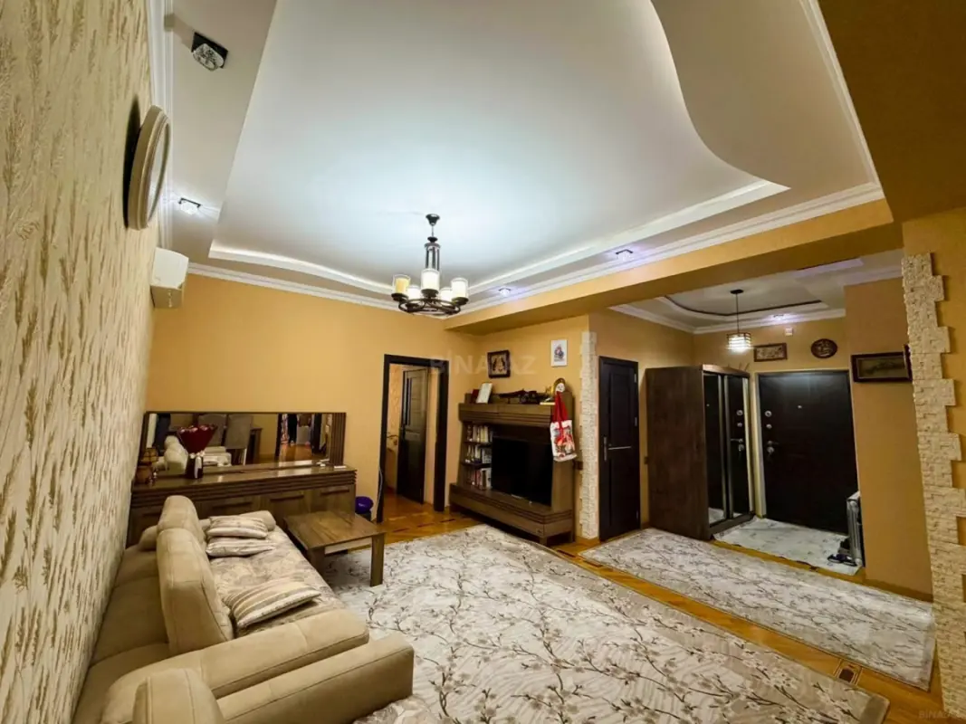 Satılır 3 otaqlı mənzil 107 m²