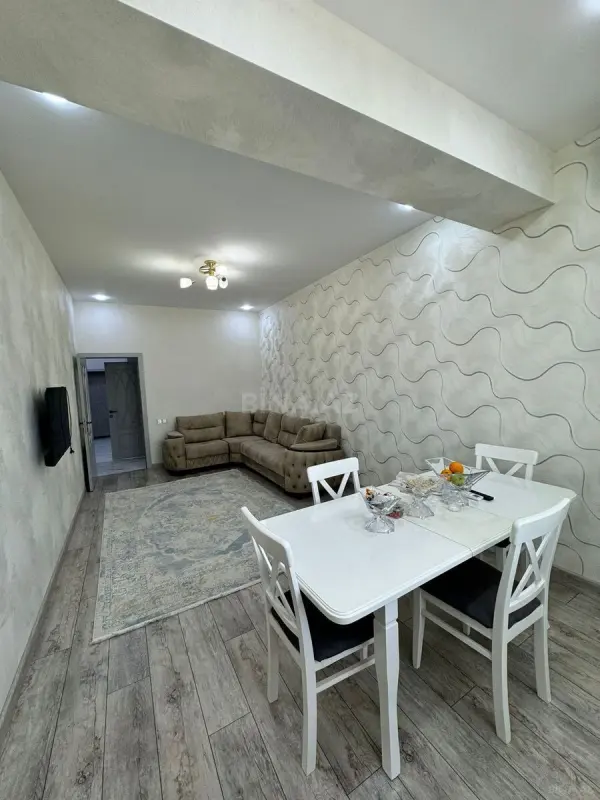 Kirayə verilir 2 otaqlı mənzil 80 m²