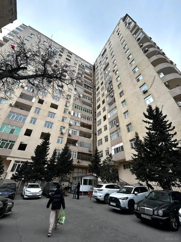 Satılır 3 otaqlı mənzil 140 m²