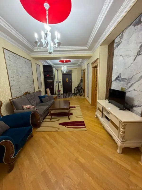Satılır 3 otaqlı mənzil 130 m²