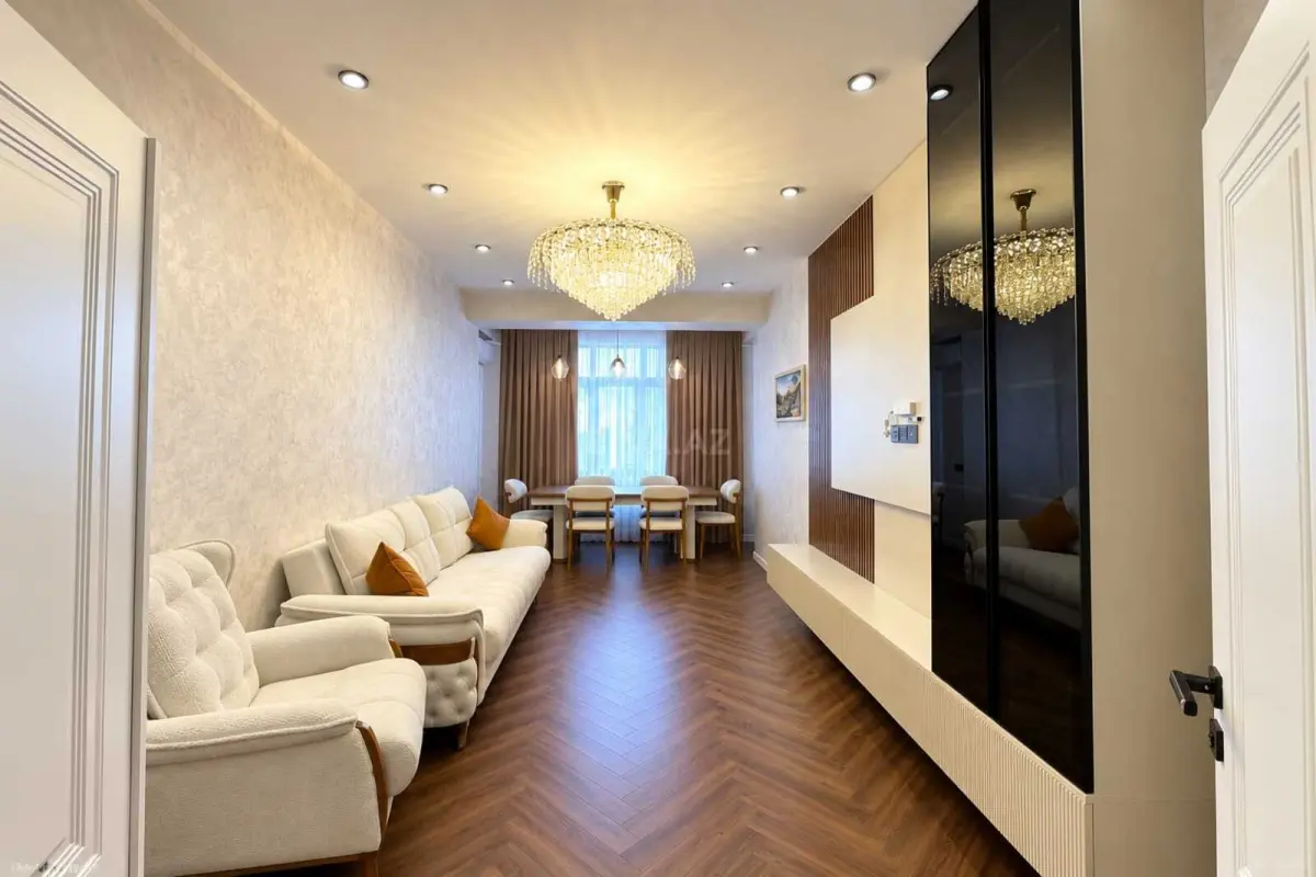 Satılır 3 otaqlı mənzil 140 m²