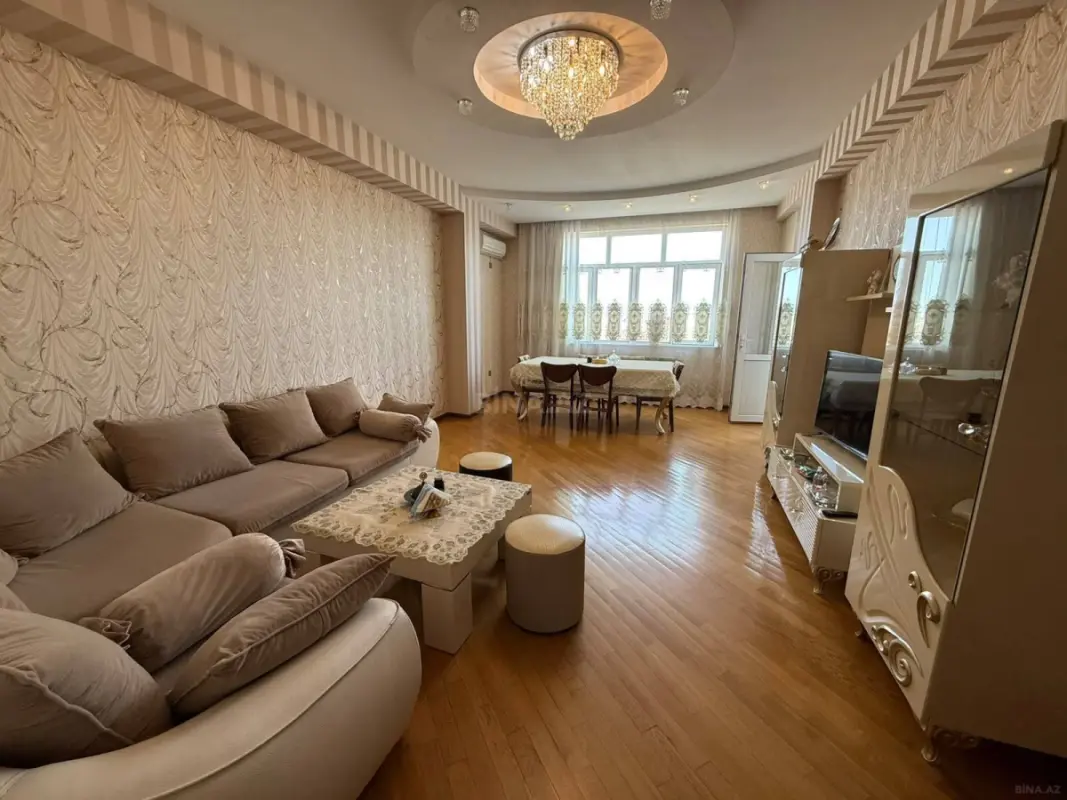 Satılır 3 otaqlı mənzil 110 m²