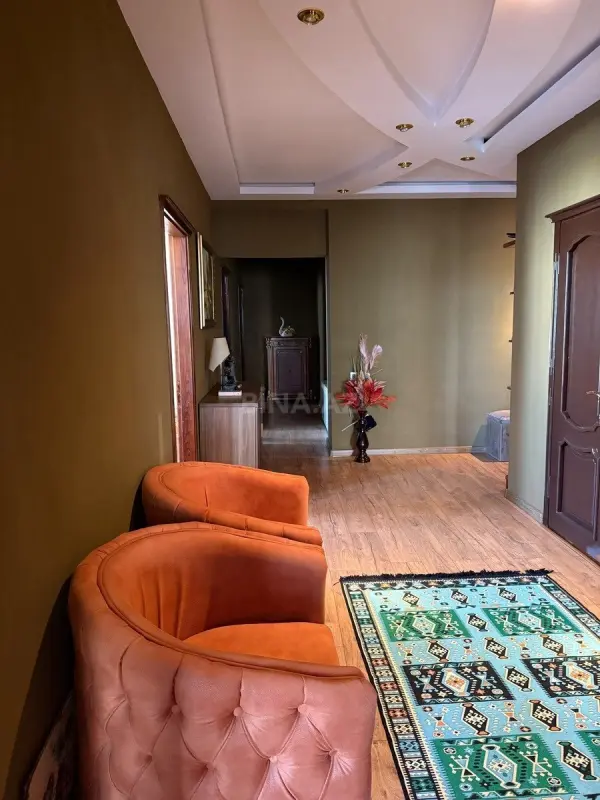 Satılır 4 otaqlı mənzil 144 m²