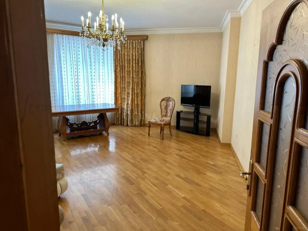 Kirayə verilir 3 otaqlı mənzil 120 m²