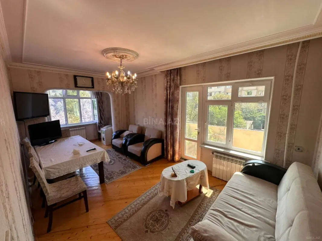 Satılır 4 otaqlı mənzil 100 m²