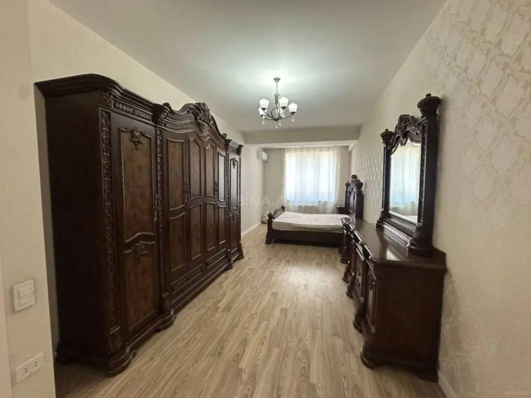 Kirayə verilir 3 otaqlı mənzil 160 m²