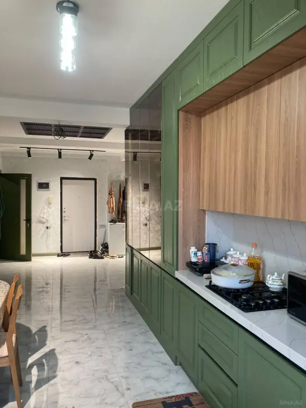 Satılır 3 otaqlı mənzil 131 m²
