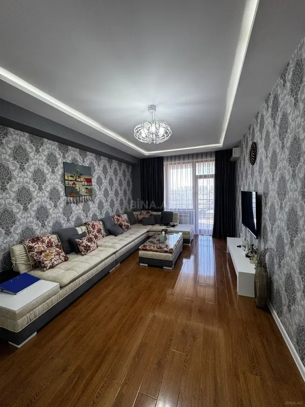 Satılır 2 otaqlı mənzil 72 m²