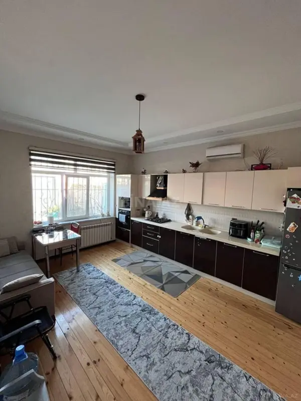 Kirayə verilir 6 otaqlı həyət evi 220 m²
