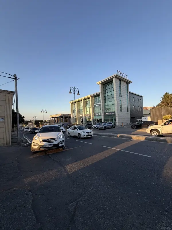 Satılır 7 otaqlı həyət evi 300 m²