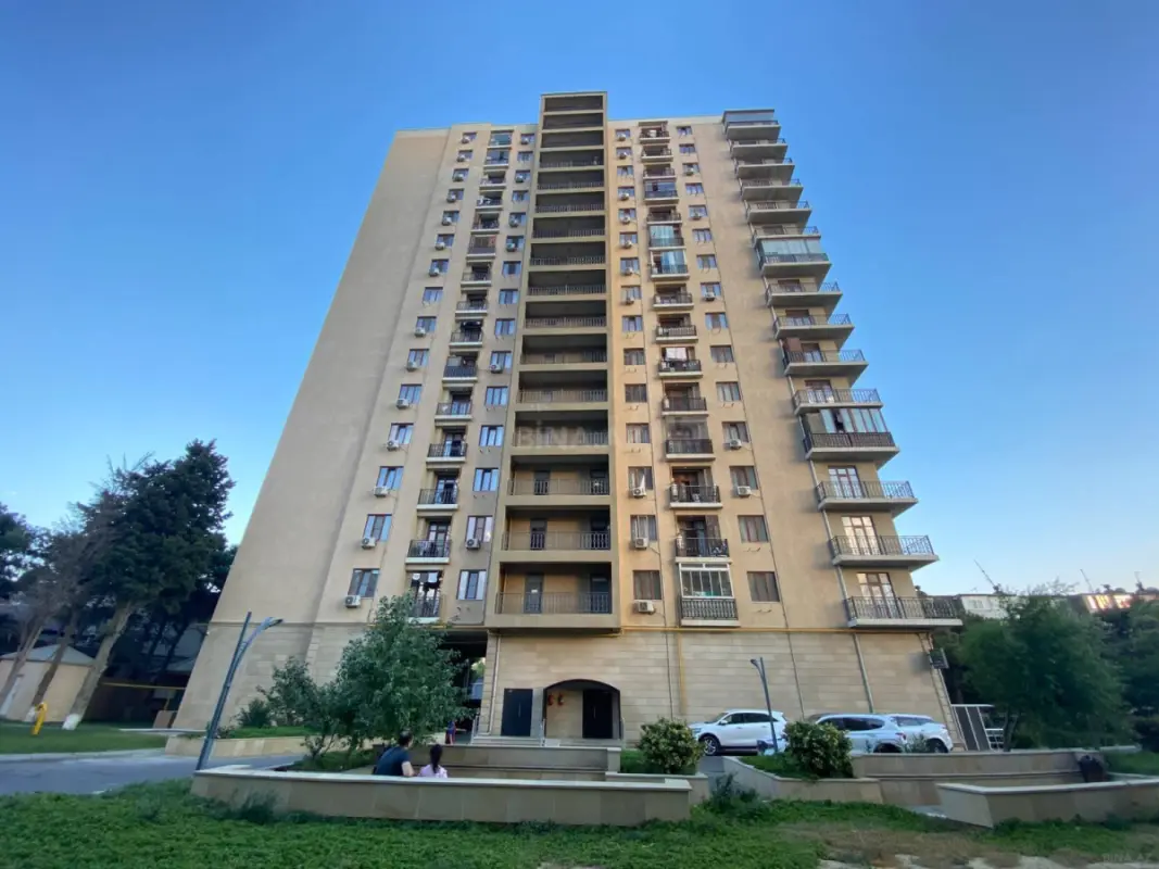 Satılır 3 otaqlı mənzil 105 m²