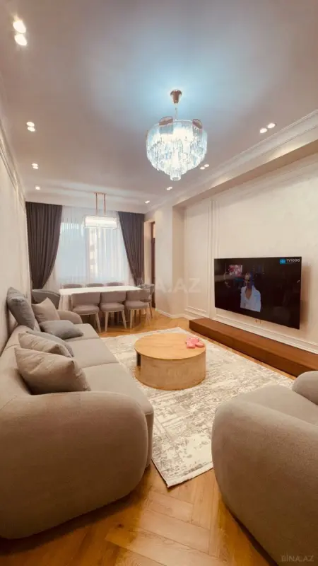 Kirayə verilir 4 otaqlı mənzil 200 m²