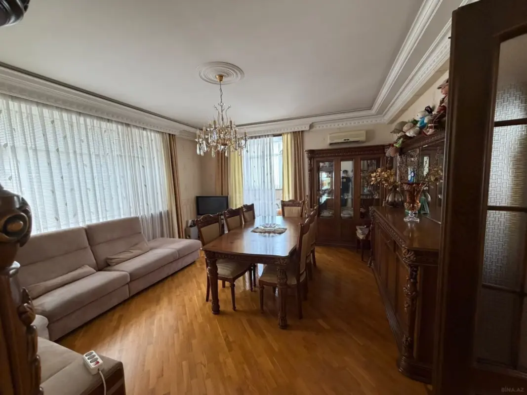 Kirayə verilir 3 otaqlı mənzil 145 m²