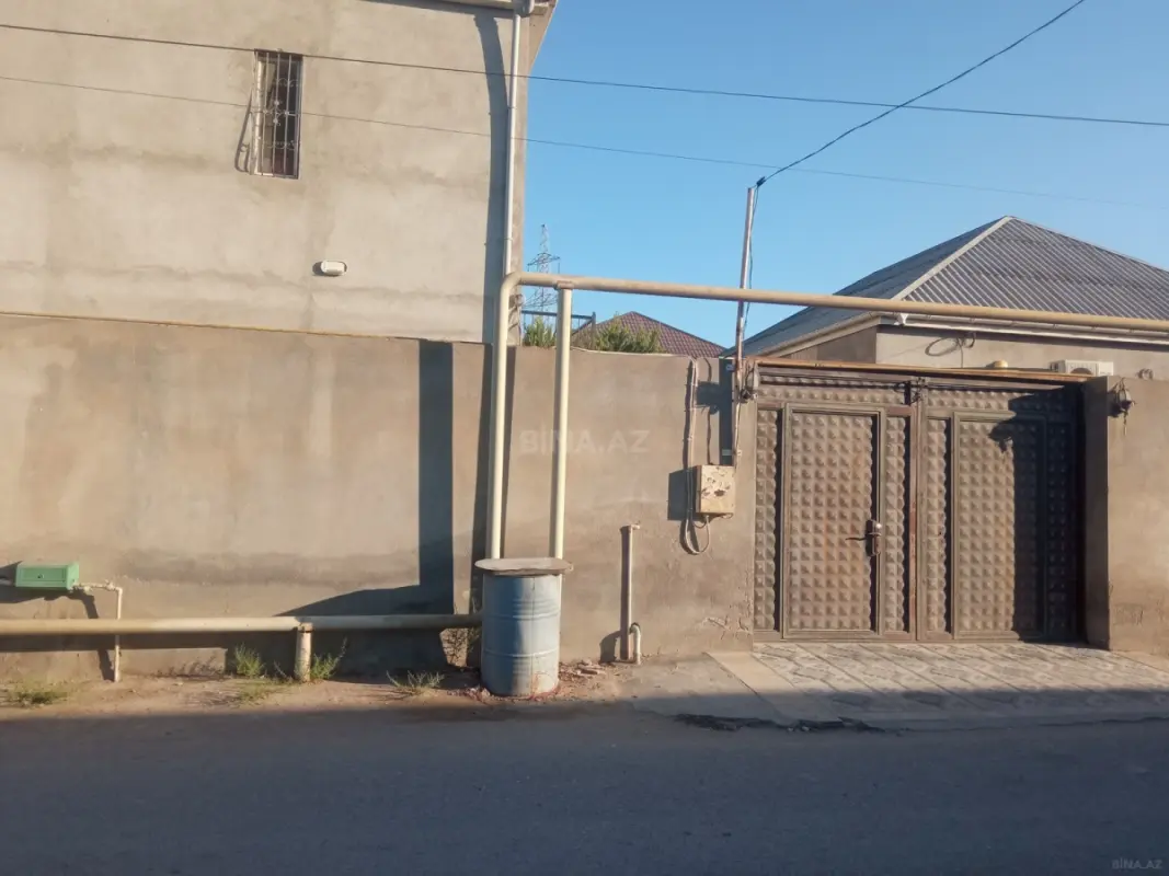 Satılır 6 otaqlı həyət evi 240 m²