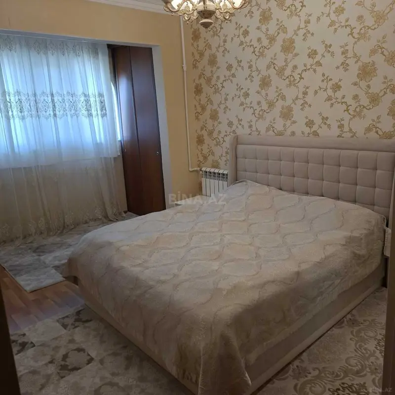 Satılır 4 otaqlı mənzil 100 m²