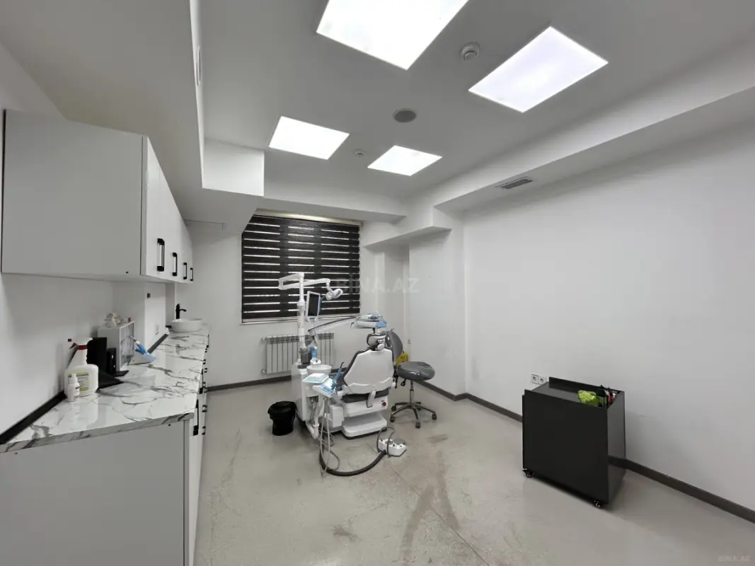Satılır 15 otaqlı ofis 370 m²