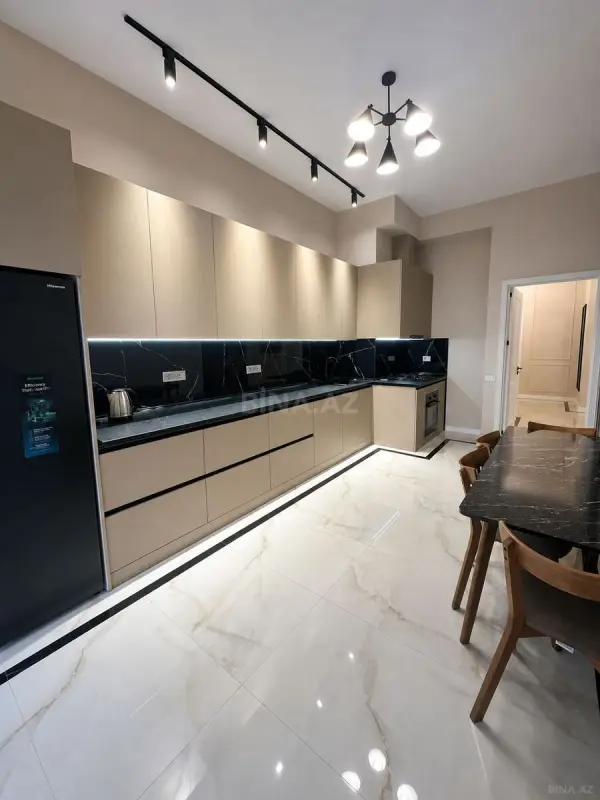 Kirayə verilir 3 otaqlı mənzil 120 m²