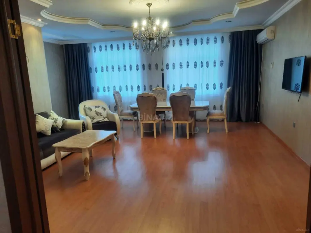 Kirayə verilir 3 otaqlı mənzil 135 m²
