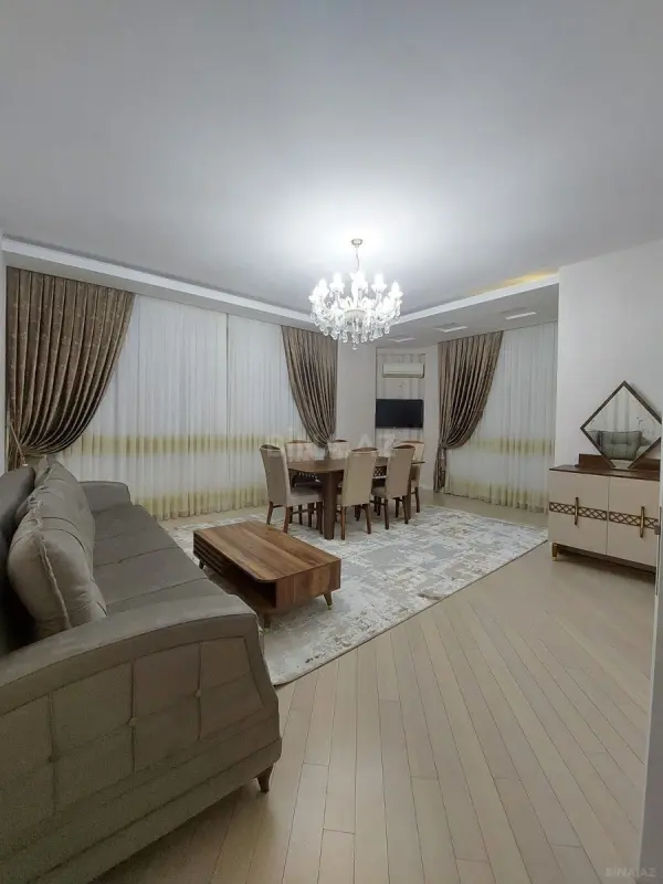 Kirayə verilir 2 otaqlı mənzil 110 m²