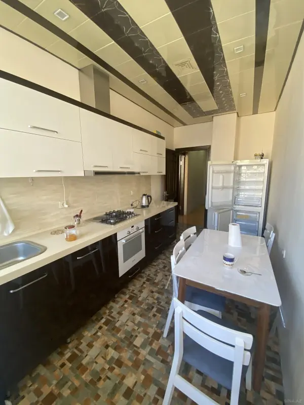 Kirayə verilir 2 otaqlı mənzil 80 m²