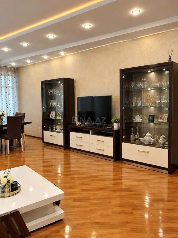 Kirayə verilir 3 otaqlı mənzil 150 m²