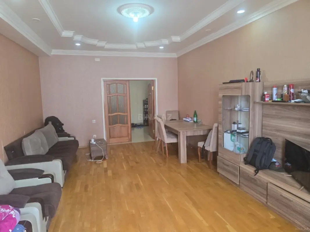 Satılır 3 otaqlı mənzil 106 m²