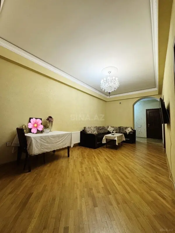 Satılır 3 otaqlı mənzil 140 m²