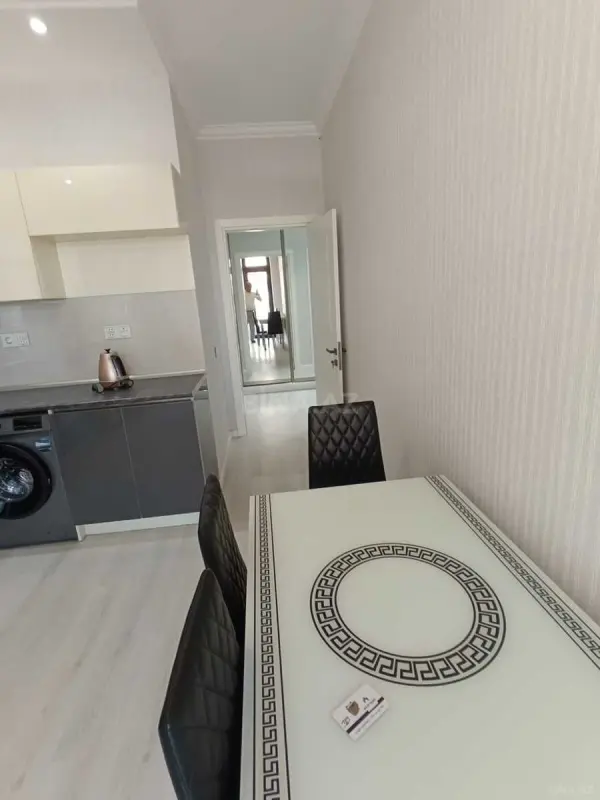 Satılır 2 otaqlı mənzil 98 m²