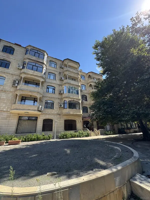 Satılır obyekt 217 m²