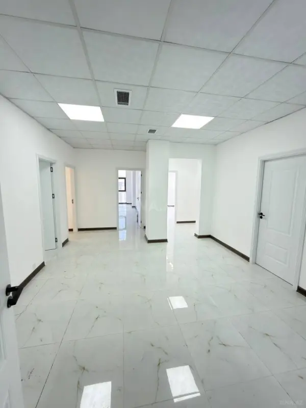 Kirayə verilir 4 otaqlı ofis 134 m²