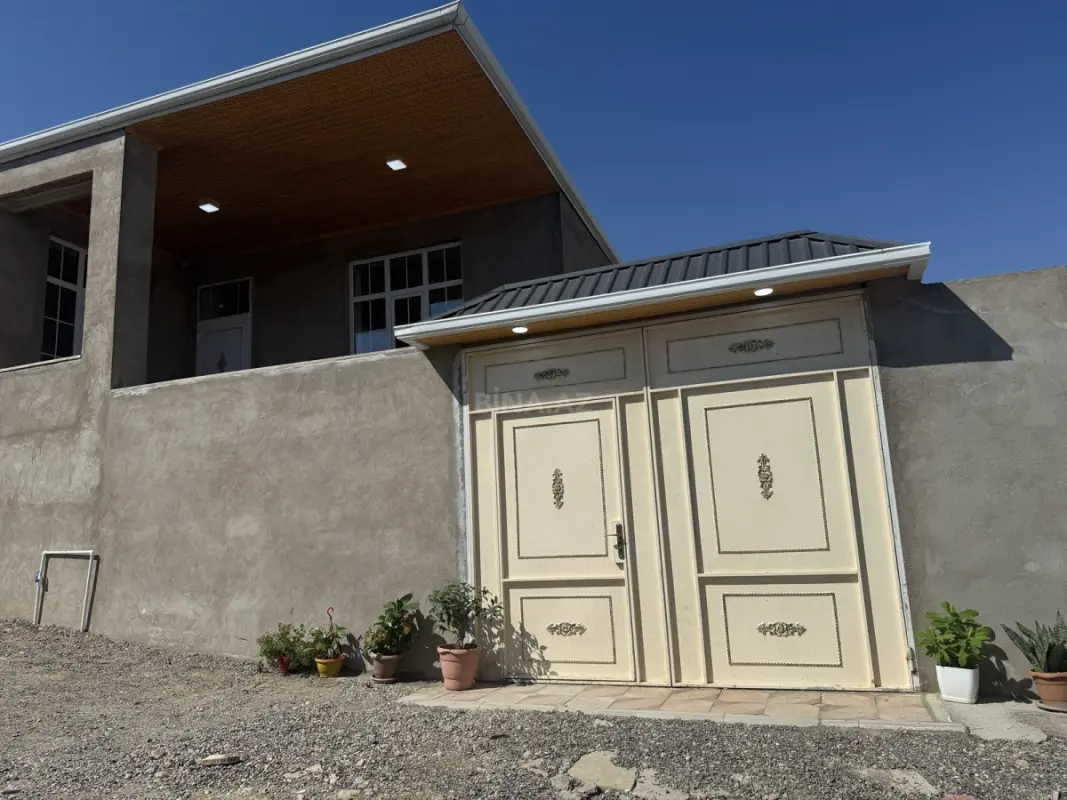 Satılır 4 otaqlı həyət evi 100 m²