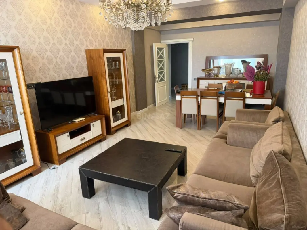 Satılır 3 otaqlı mənzil 130 m²