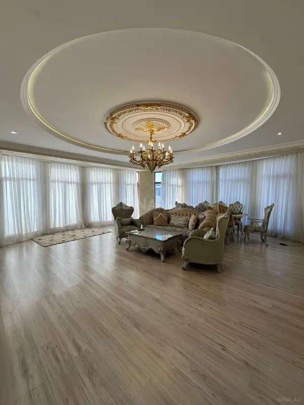Satılır 4 otaqlı mənzil 225 m²