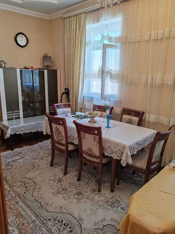 Satılır 5 otaqlı mənzil 110 m²