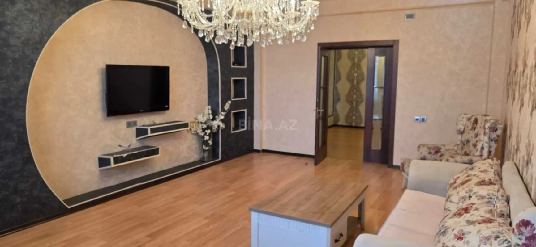 Satılır 3 otaqlı mənzil 137 m²