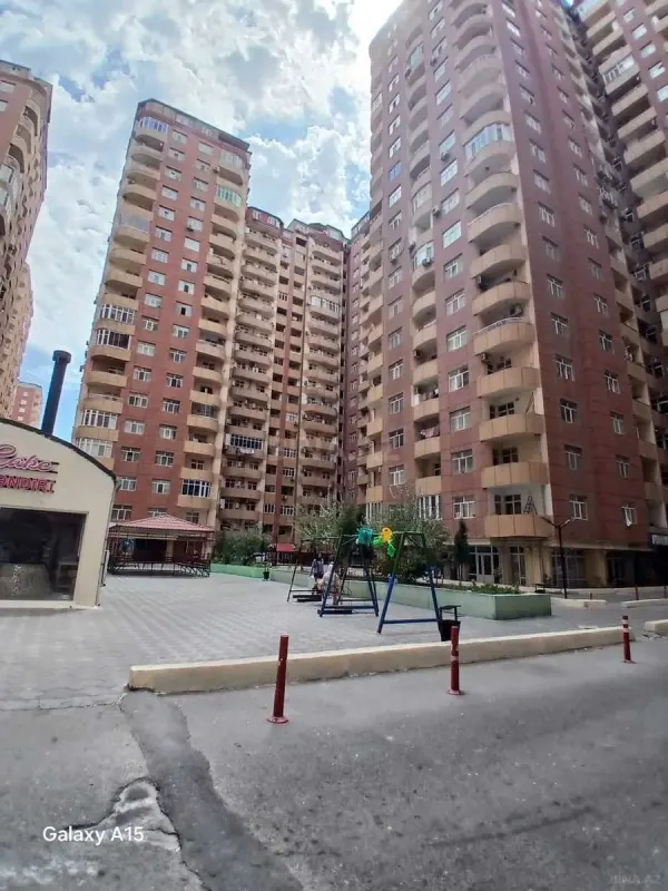 Satılır 3 otaqlı mənzil 115 m²