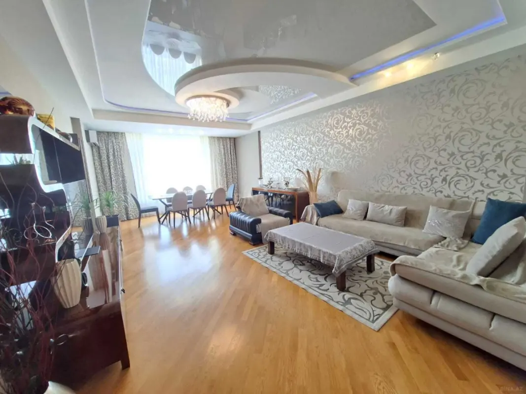 Satılır 3 otaqlı mənzil 145 m²