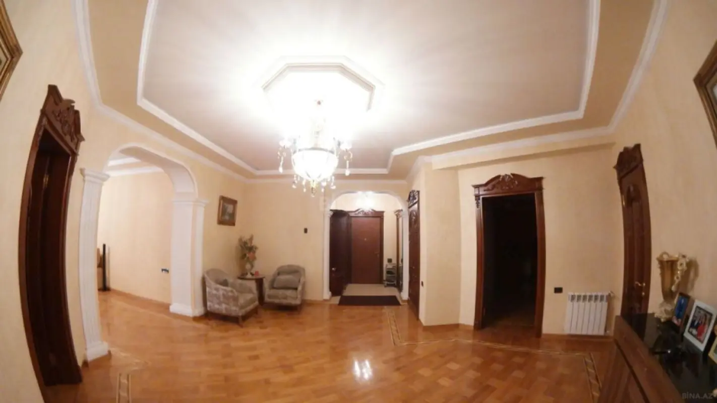 Satılır 4 otaqlı mənzil 173 m²