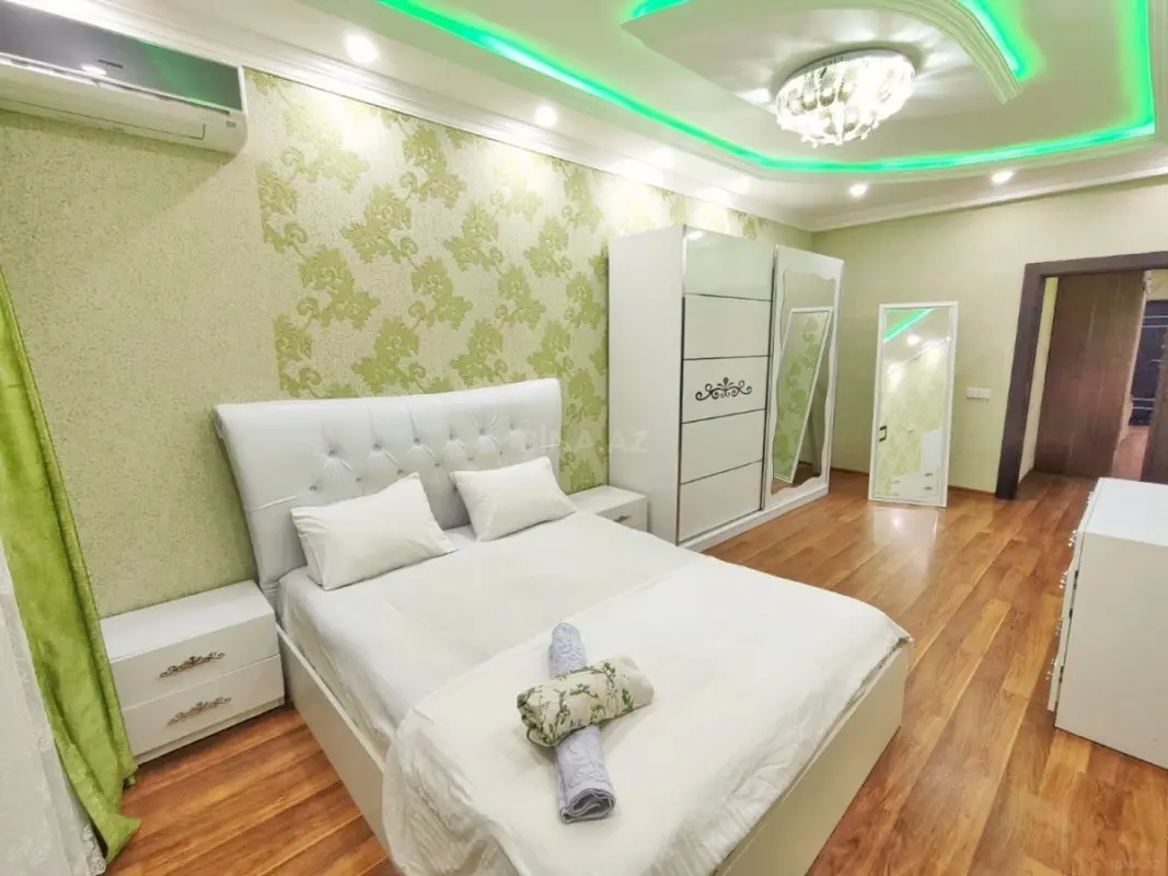 Kirayə verilir 2 otaqlı mənzil 94 m²